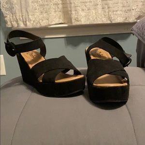 Cute Black Wedges!